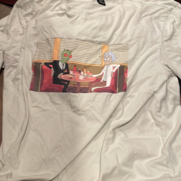 8 shirts from a variety of brands, sizes rang from small to medium, - Picture 4 of 13